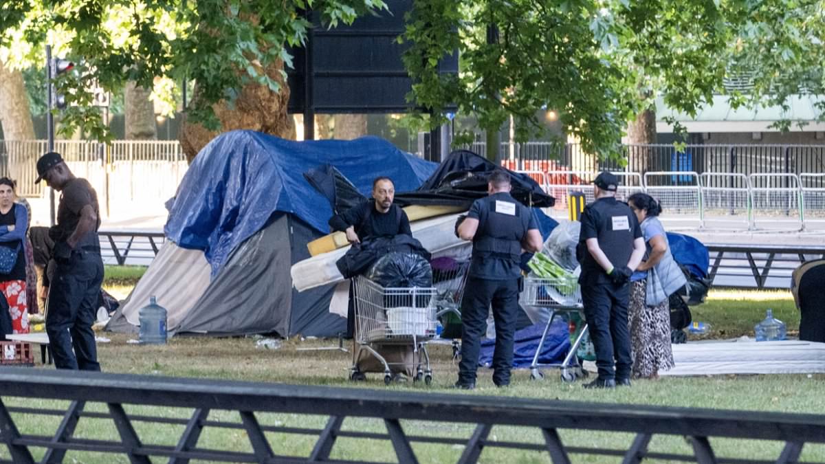 alert-–-welcome-to-london…-bailiffs-tearing-down-a-migrant-‘shanty-town’,-a-fatal-stabbing-in-knightsbridge,-and-the-rich-fleeing.-another-week-in-our-tried,-tarnished-and-dangerous-capital