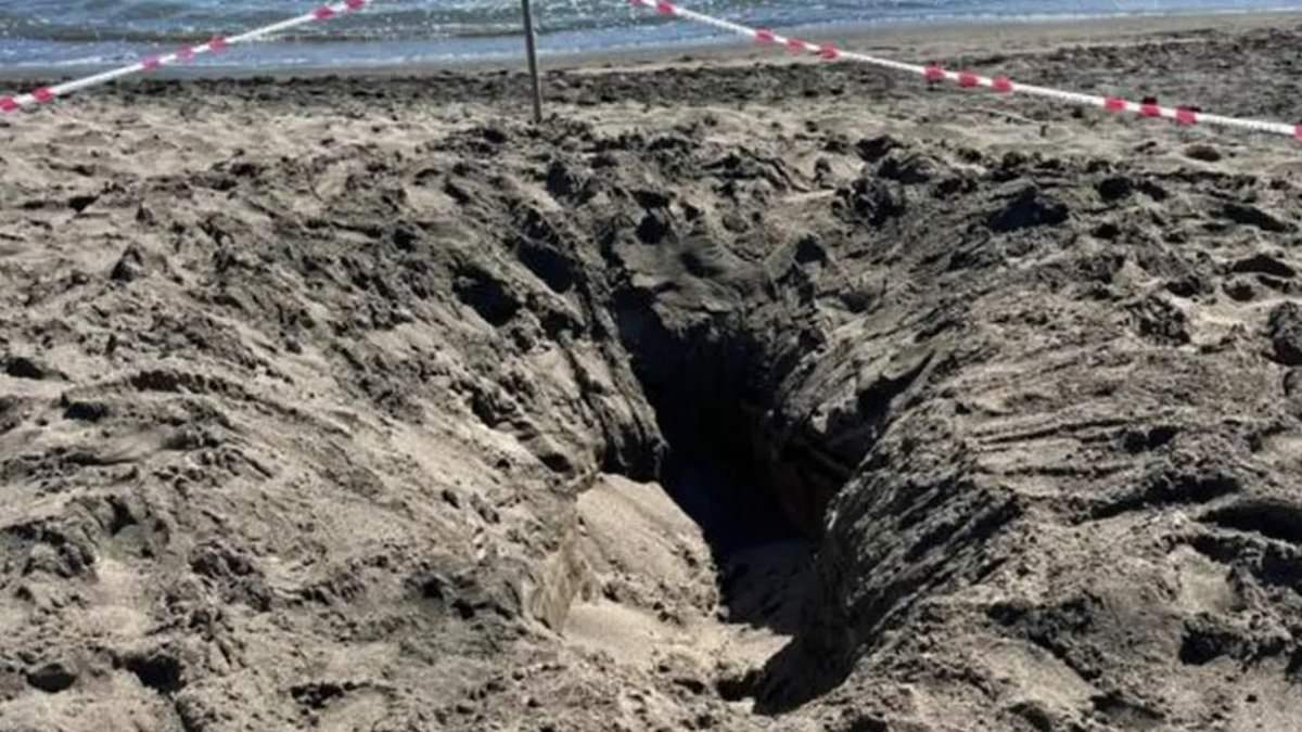 alert-–-horrified-father-relives-moment-his-son,-17,-was-buried-alive-and-suffocated-to-death-in-sand-tunnel-on-beach:-‘he-didn’t-even-have-time-to-scream’