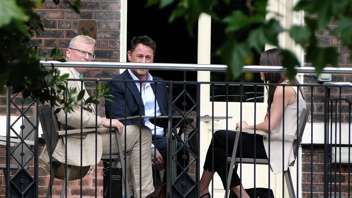 alert-–-the-secret-harry-peace-summit:-king-charles-and-duke-of-sussex’s-senior-aides-meet-for-talks-near-royal-palace-in-first-step-towards-reconciliation-and-strongest-sign-yet-both-sides-want-to-resolve-bitter-family-feud