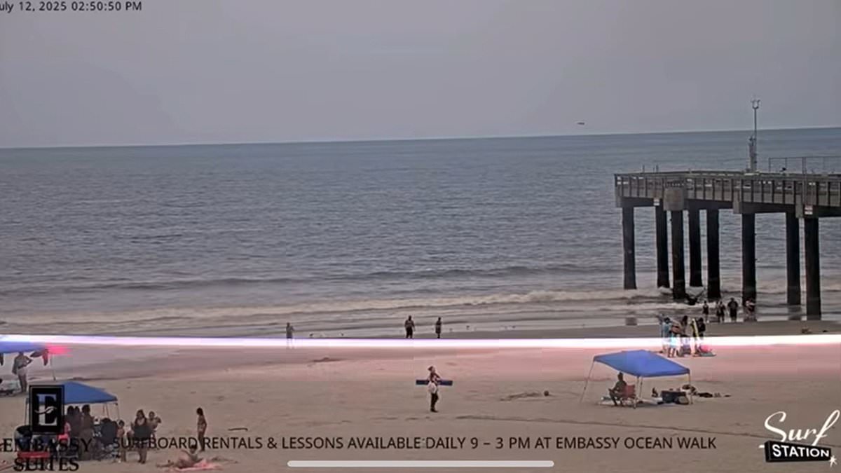 alert-–-multiple-vacationers-struck-by-lightening-on-popular-florida-beach