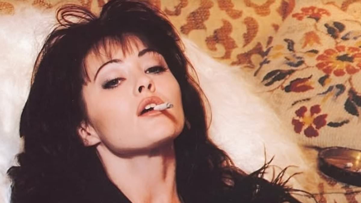 alert-–-shannen-doherty-is-honored-on-first-anniversary-of-her-death-by-sarah-michelle-gellar-and-rose-mcgowan