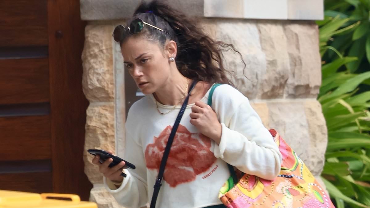 alert-–-the-bad-girls-(and-boys)-of-sydney’s-elite-private-schools:-lucy-manly-chases-down-the-rich-kids-who-prove-money-doesn’t-buy-sense-–-and-reveals-what-no-nonsense-magistrates-really-think-of-them
