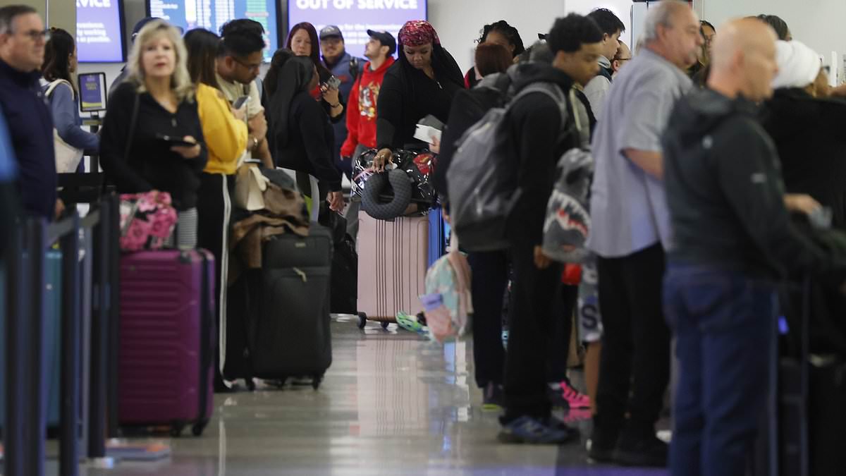 alert-–-travel-nightmare-unfolding-at-major-us-airports-as-tropical-storm-grounds-all-flights