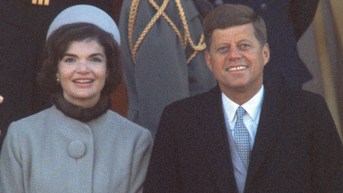 alert-–-jackie-kennedy’s-‘champagne-glass’-revenge-against-blonde-mistress-jfk-bedded-inside-the-white-house…-while-the-first-lady’s-own-mother-was-present