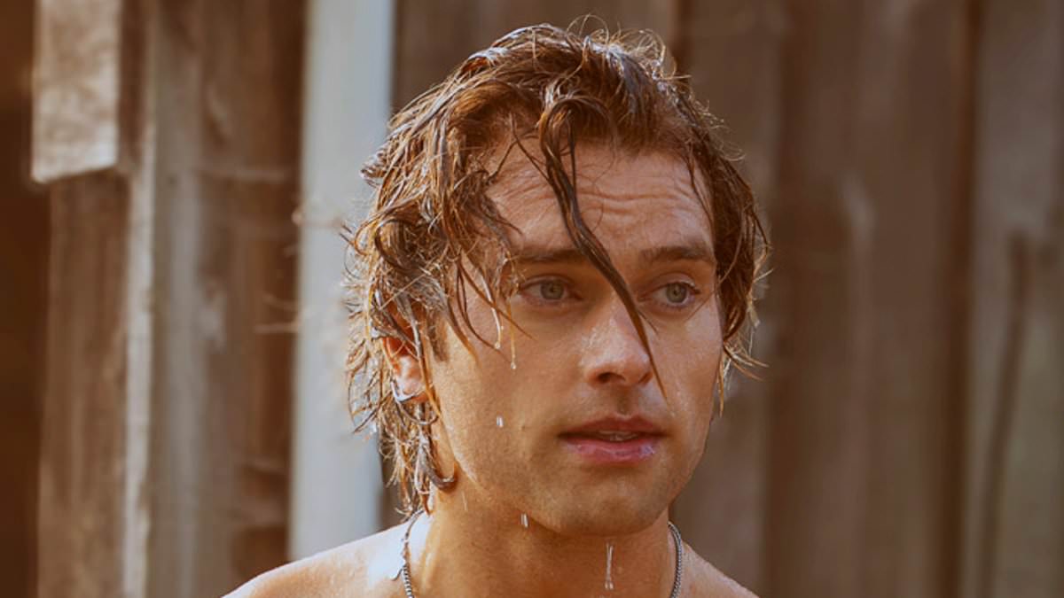 alert-–-move-over-zac-efron!-netflix-fans-go-wild-over-new-hunk-starring-in-a-rom-com-with miranda-cosgrove
