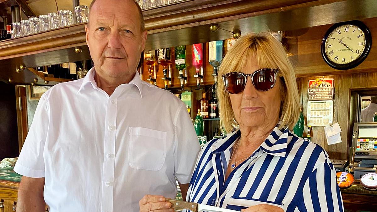 alert-–-british-couple-pass-through-airport-security-with-10in-steak-knife-in-their-bag-without-being-stopped