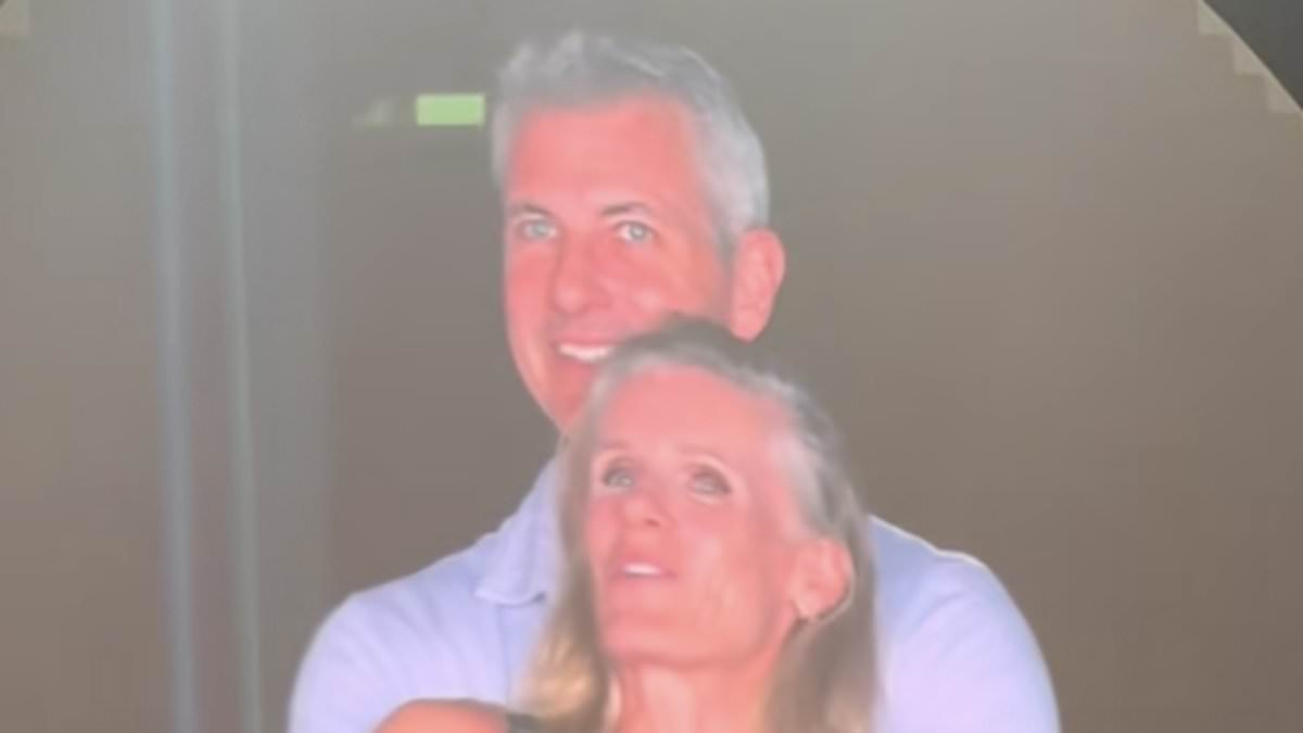 alert-–-shocked-astronomer-ceo’s-stunned-words-as-he-was-caught-on-coldplay-kisscam-cuddling-his-hr-director
