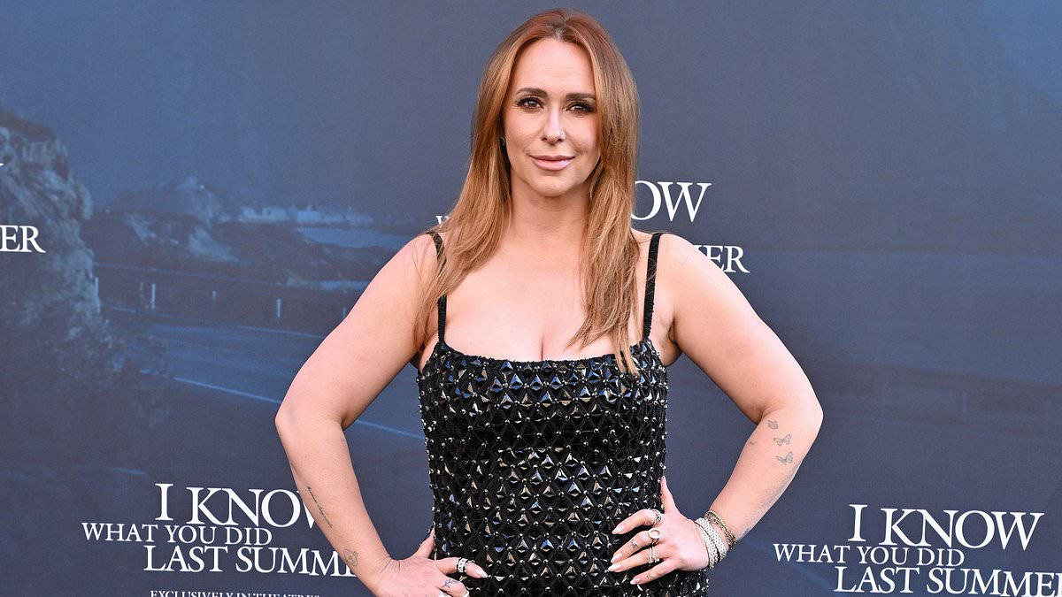 alert-–-jennifer-love-hewitt-reveals-she-hasn’t-spoken-to-sarah-michelle-gellar-in-27-years…-amid-rumors-of-a-rift
