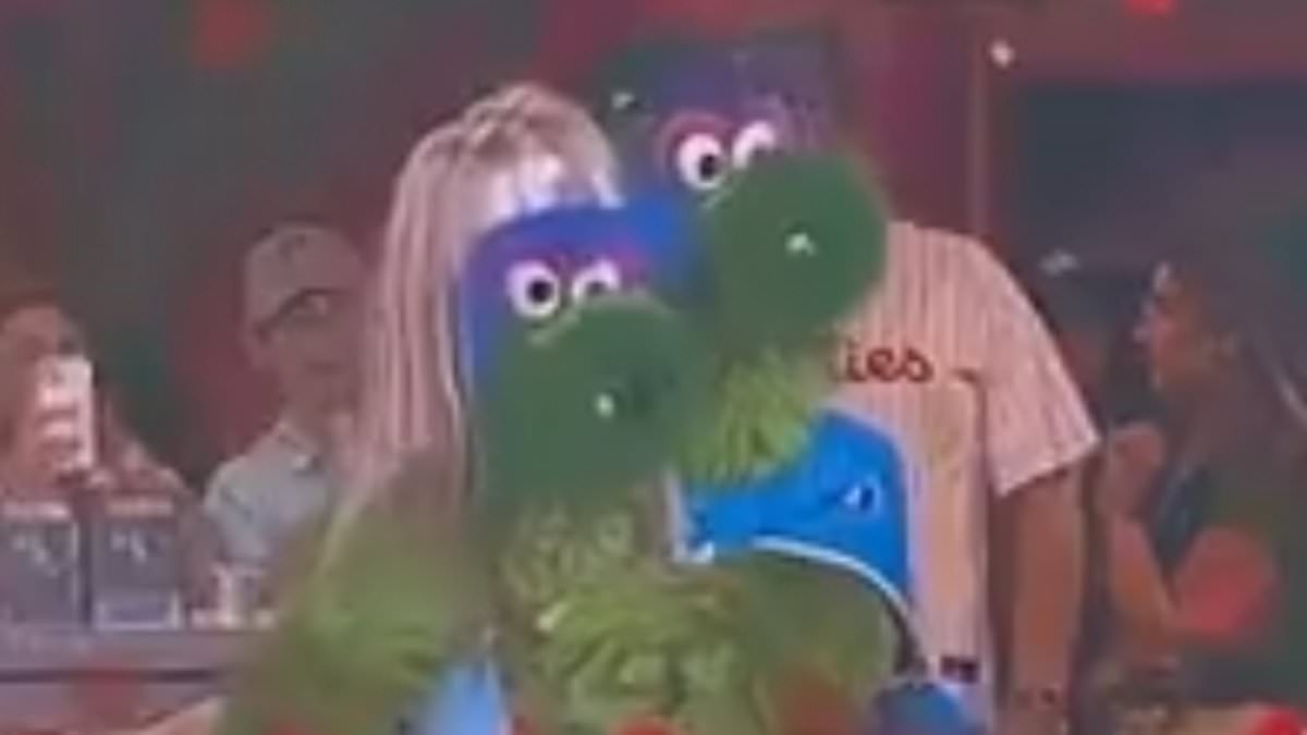 alert-–-phillies-mascots-troll-ceo-and-hr-boss-who-were-caught-cuddling-on-coldplay-kisscam