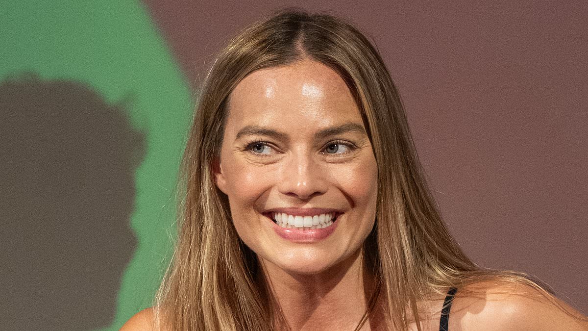 alert-–-margot-robbie-tipped-as-favourite-to-star-in-‘wild-and-orgasmic’ ’90s-reboot