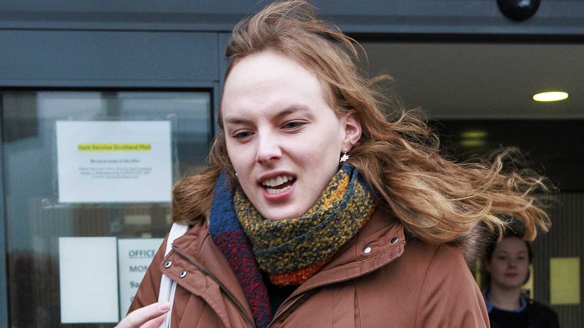 alert-–-transgender-doctor’s-complaint-that-she-felt-‘threatened’-by-much-smaller-nurse-in-female-changing-room-row-was-‘plausible’,-senior-medic-says