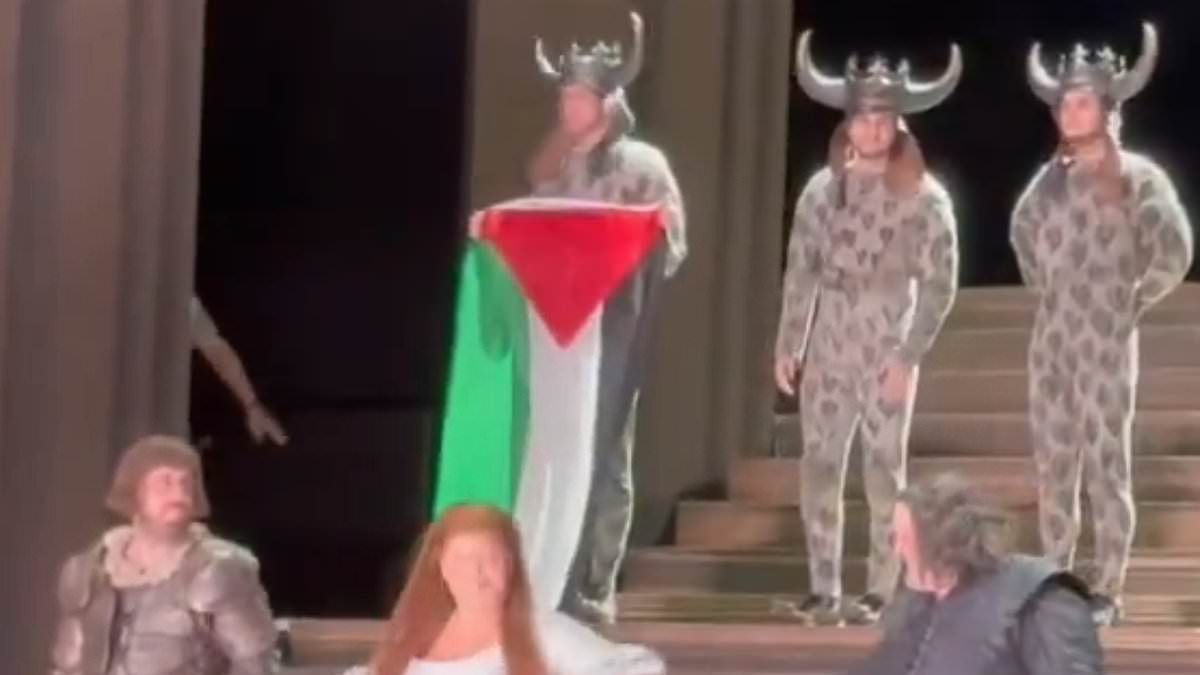 alert-–-scuffle-breaks-out-after-cast-member-raises-palestinian-flag-on-royal-opera-house-stage