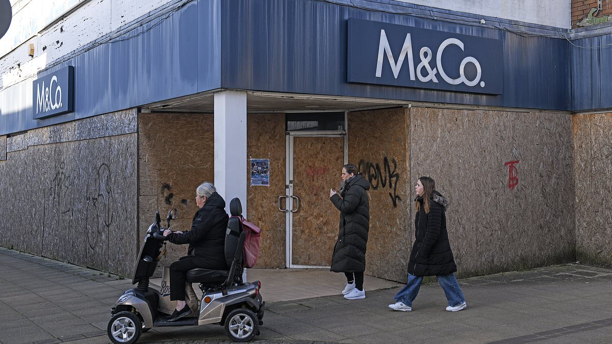alert-–-suella-braverman-leads-campaign-against-plan-to-house-asylum-seekers-in-‘zombie-apocalypse-town’-with-‘britain’s-worst-high-street’