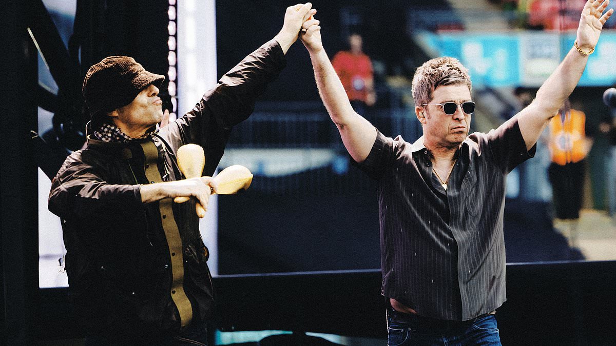 alert-–-oasis-charge-a-whopping-169-for-just-two-bottles-of-champagne-as-brothers-noel-and-liam-gallagher-continue-their-reunion-tour-in-london