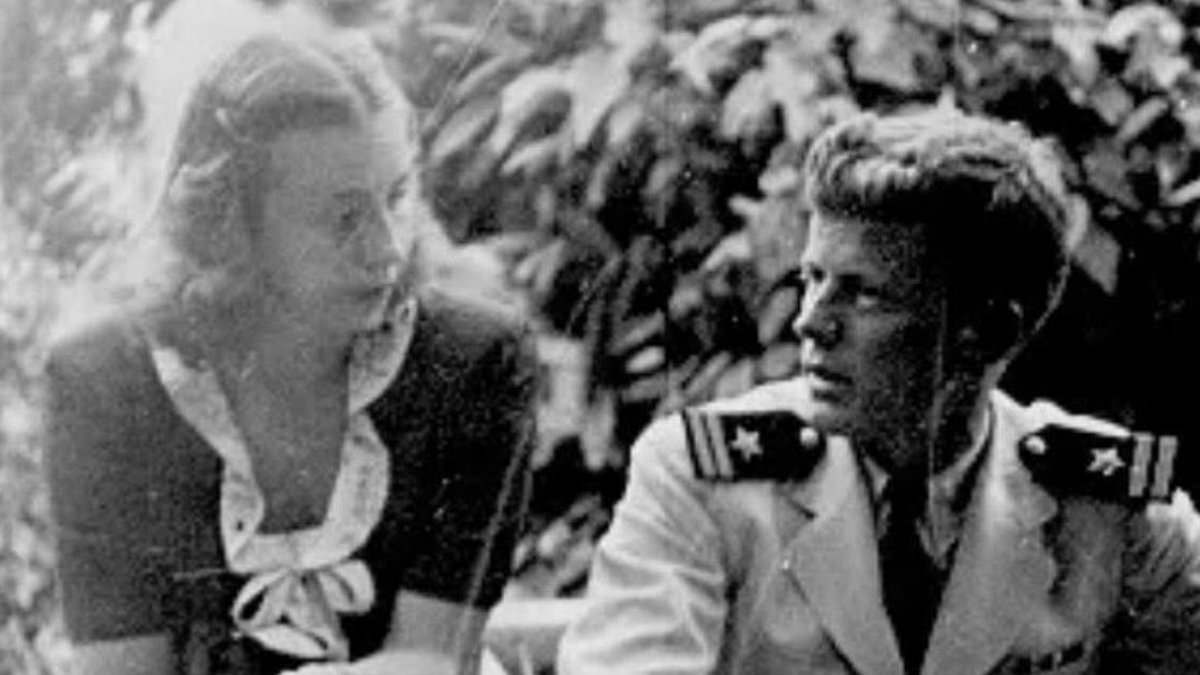 alert-–-jfk’s-love-triangle…-with-hitler!-his-father-called-her-a-‘nazi-b***h’.-but-kennedy-still-bedded-her,-even-after-she-admitted-the-‘gift’-the-fuhrer-gave-her-in-berlin
