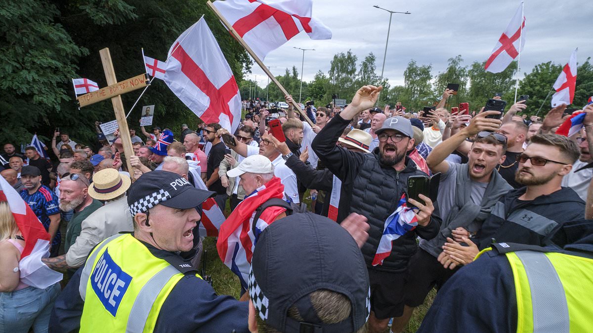 alert-–-protests-at-asylum-hotels-spread-to-bournemouth,-norwich-and-portsmouth