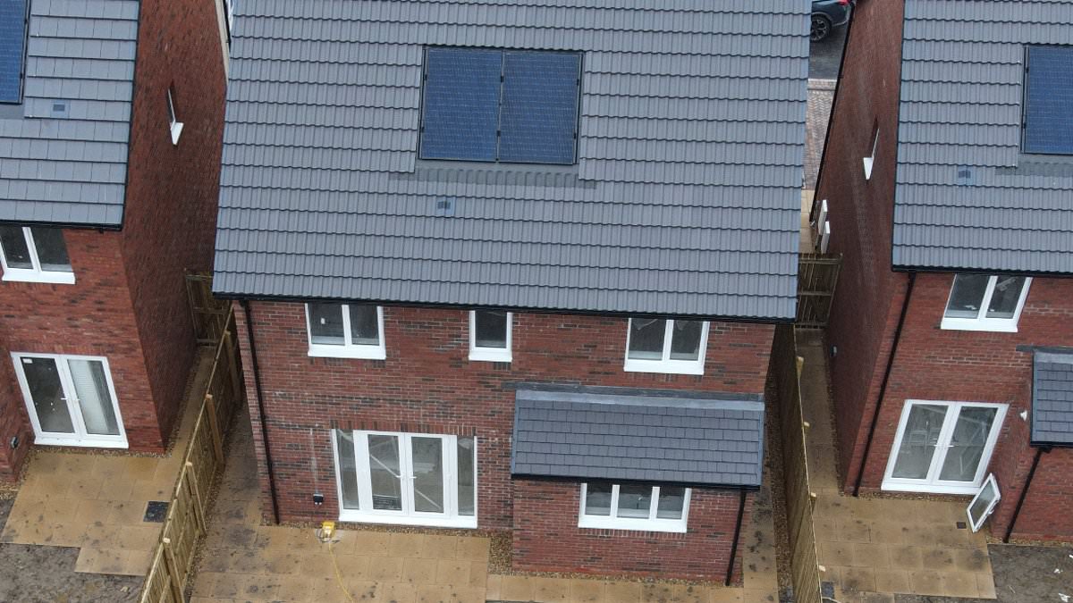 alert-–-homeowners-forced-to-fork-out-tens-of-thousands-after-their-400k-newbuild-was-left-destroyed-by-extreme-flooding