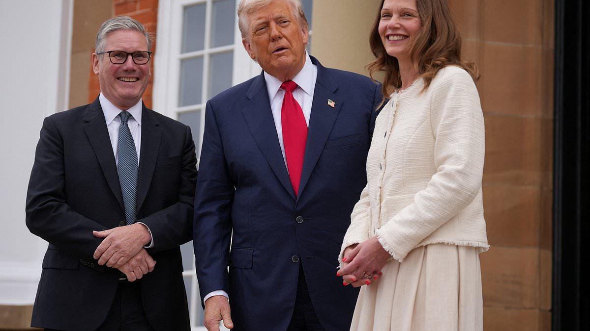 alert-–-‘she’s-very-respected,-as-respected-as-him’:-donald-trump-heaps-praise-on-awkward-looking-lady-starmer-as-he-greets-pm-in-scotland