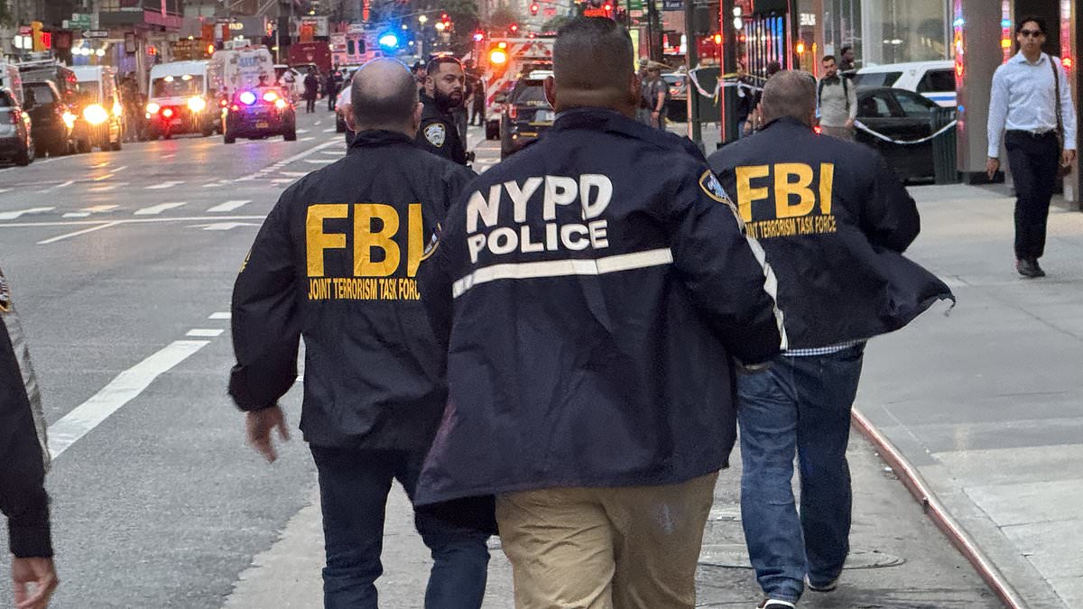 alert-–-dramatic-image-of-blood-stained-gun-used-in-nyc-shooting-revealed