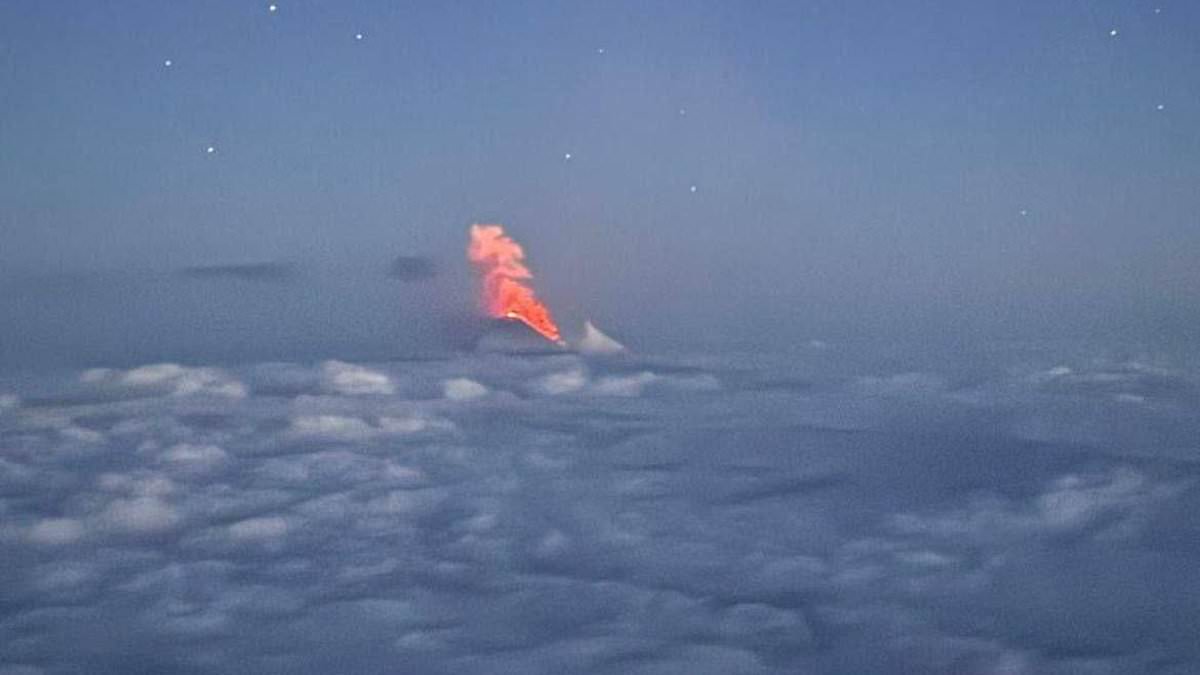 alert-–-massive-volcano-explodes-in-russia-as-tsunami-waves-rocked-hawaii-and-us-west-coast:-live-updates