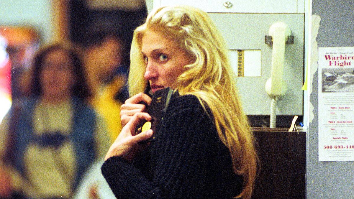 alert-–-truth-about-‘coke-head’-carolyn-bessette…-why-she-starved-jfk-jr-of-sex…-and-the-man-she-reserved-it-for