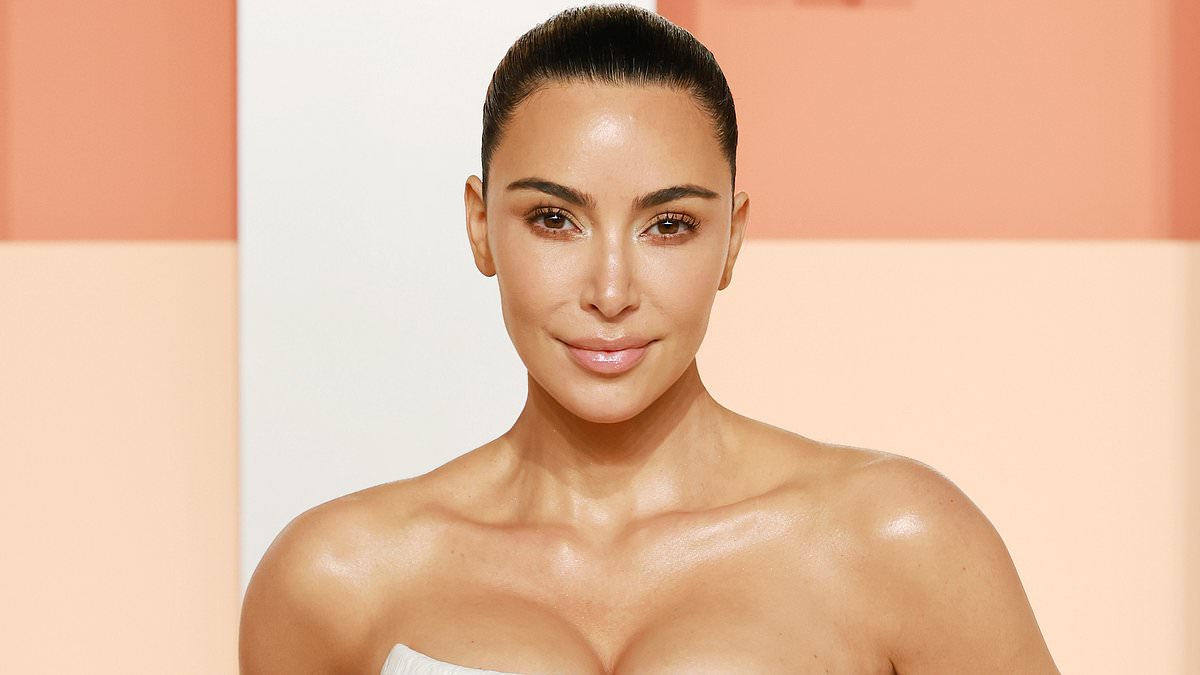 alert-–-kim-kardashian’s-dramatic-two-word-response-to-anthony-hopkins-after-he-mocked-her-new-skims-product