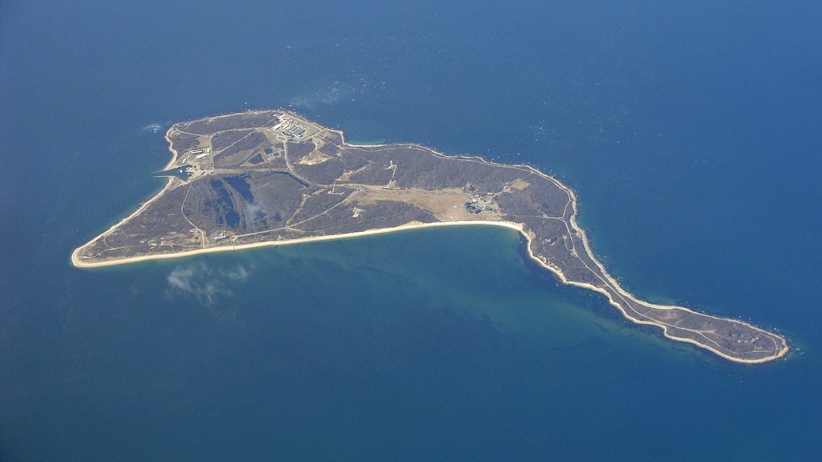 alert-–-crippling-disease-outbreak-‘is-linked-to-top-secret-american-island-base’…-amid-claims-it-was-weaponized-on-purpose