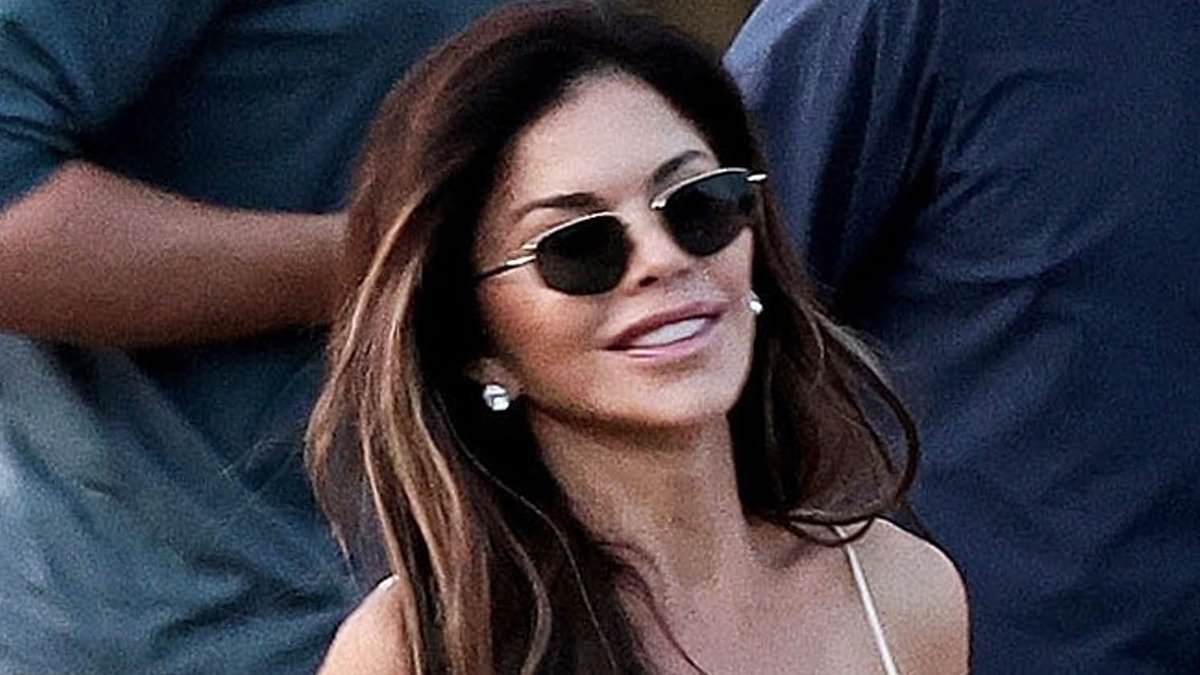 alert-–-lauren-sanchez-struggles-to-keep-her-footing-during-double-dinner-date-with-husband-jeff-bezos-as-pair-are-joined-by-leonardo-dicaprio-and-vittoria-amid-$485m-superyacht-holiday