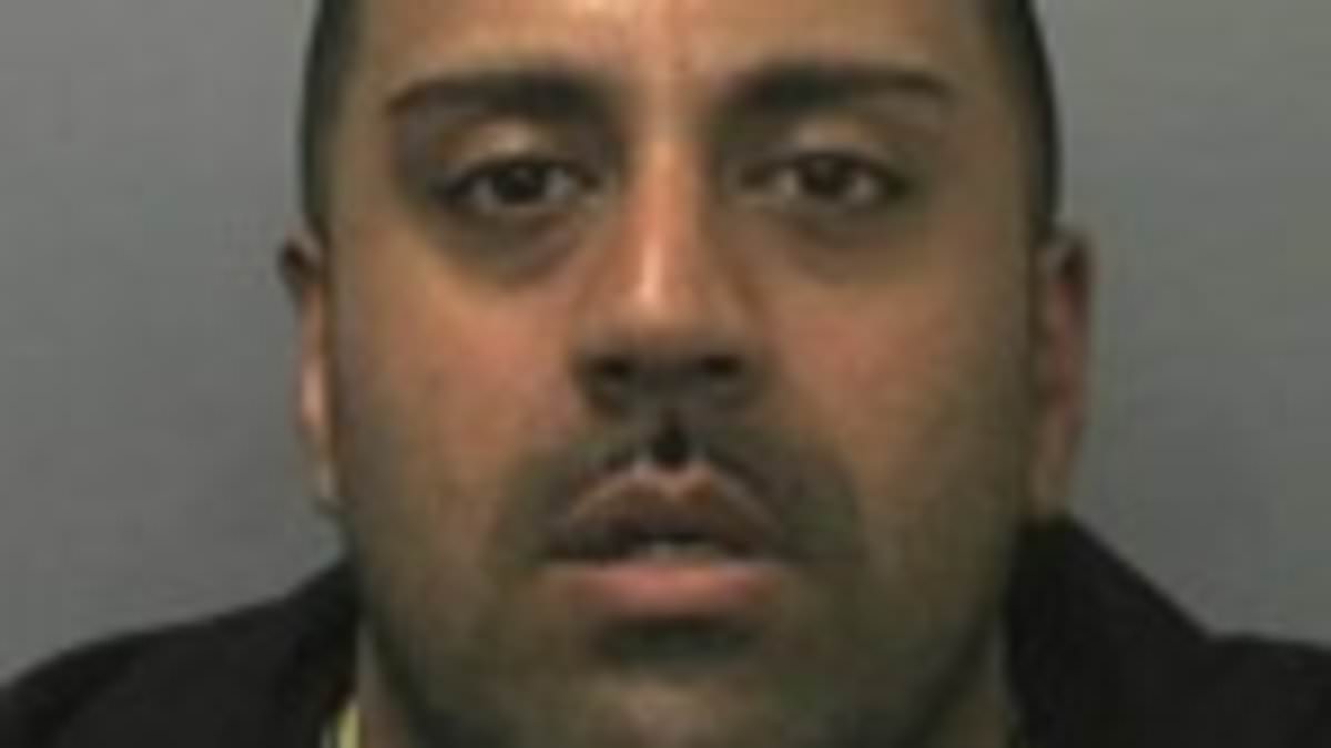 alert-–-corrupt-airport-security-manager-who-helped-couple-‘smuggle’-2m-worth-of-cocaine-into-the-uk-from-colombia-is-jailed