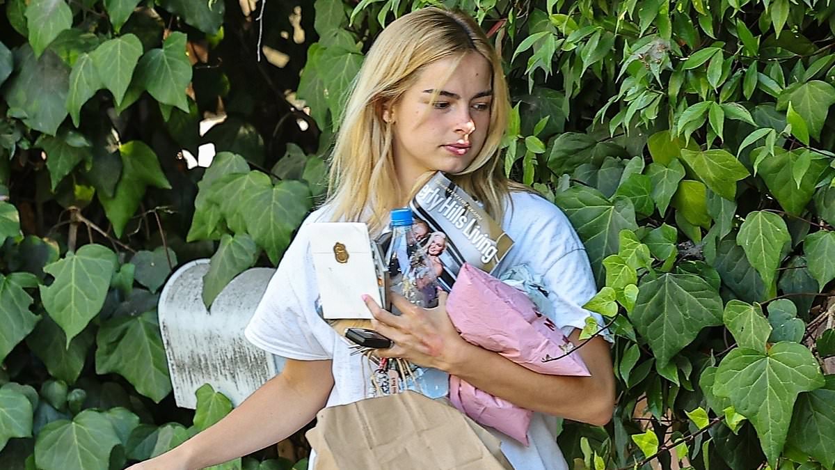 alert-–-addison-rae-suffers-wardrobe-malfunction-as-she-accidentally-exposes-her-derriere-in-la