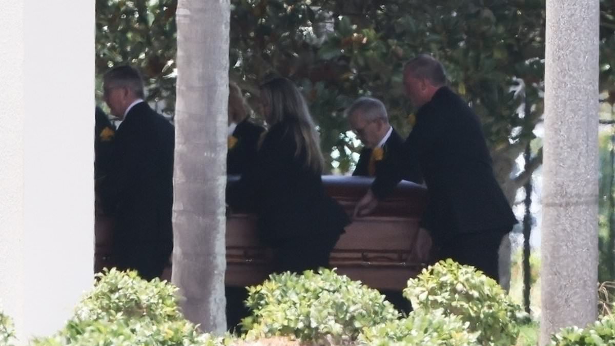 alert-–-hulk-hogan’s-devastated-friends-and-family-gather-for-wwe-legend’s-funeral-after-his-death
