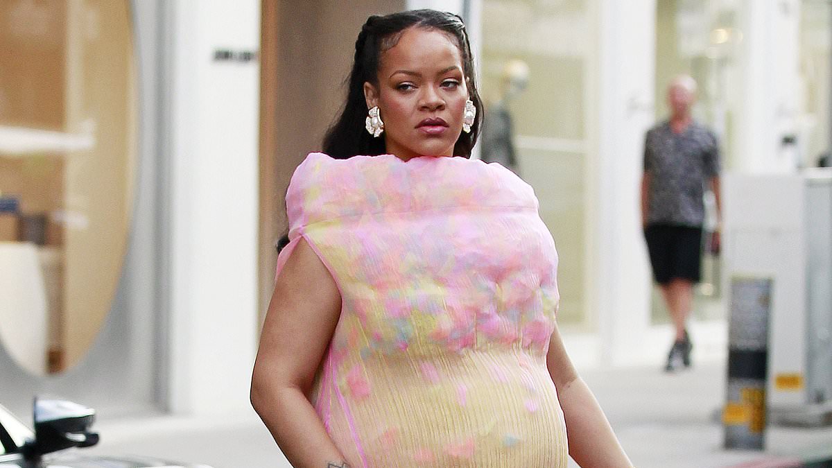 alert-–-rihanna-trolled-over-bizarre-maternity-outfit-and-sneakers-which-carry-an-eye-watering-price