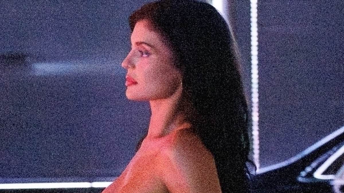 alert-–-kylie-jenner-risks-major-wardrobe-malfunction-in-tiny-tube-top-after-boob-job-confession