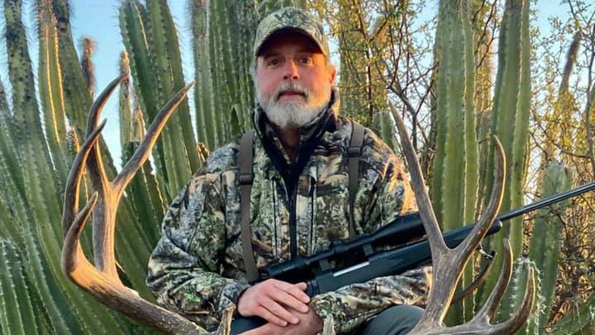 alert-–-millionaire-us-big-game-hunter-is-gored-to-death-by-buffalo-he-was-stalking