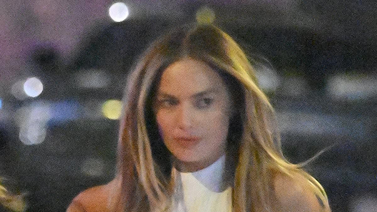 alert-–-margot-robbie-and-jay-hernandez-reunite-to-celebrate-suicide-squad-co-star-cara-delevingne’s-birthday