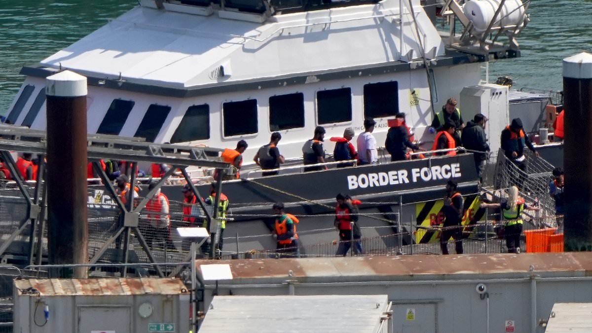 alert-–-first-small-boat-migrants-are-detained-for-removal-to-france-under-new-‘one-in,-one-out’-scheme-after-arriving-in-dover-yesterday