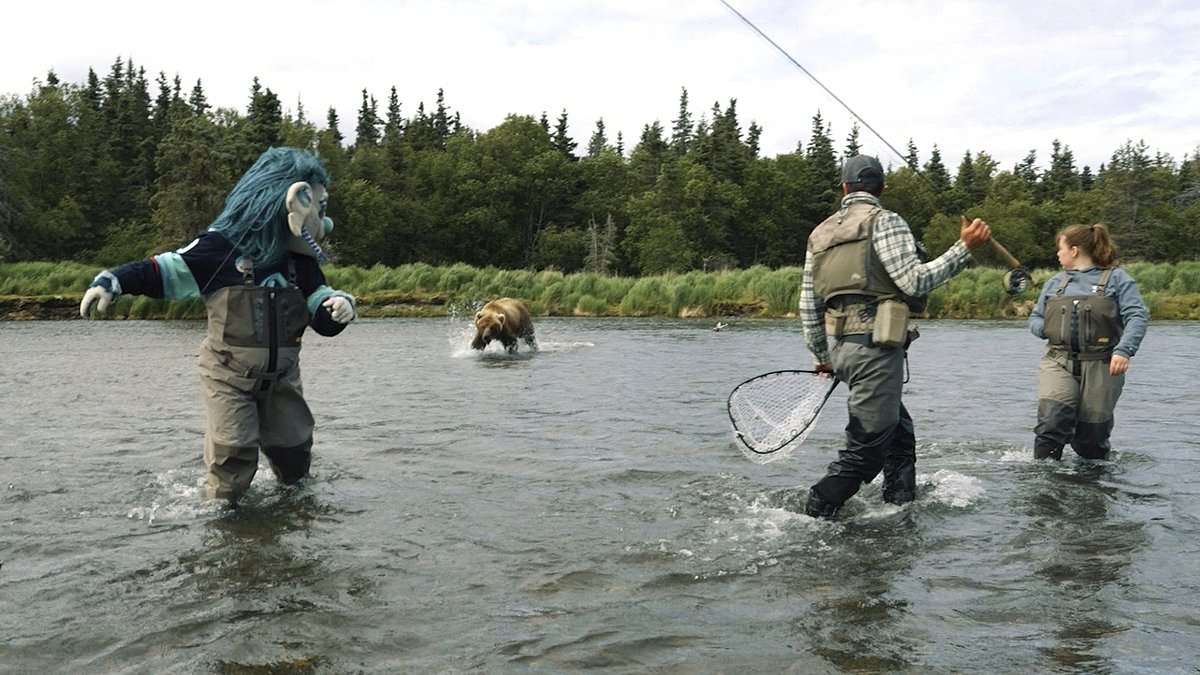 alert-–-woke-animal-rights-group-issues-bizarre-response-after-kraken-team-mascot-was-chased-by-bear