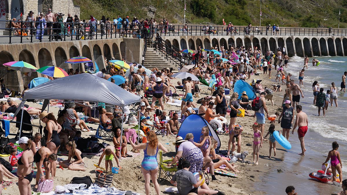 alert-–-summer’s-back-on!-britain-to-sizzle-in-30c-heatwave-next-week-–-as-yellow-warning-is-issued