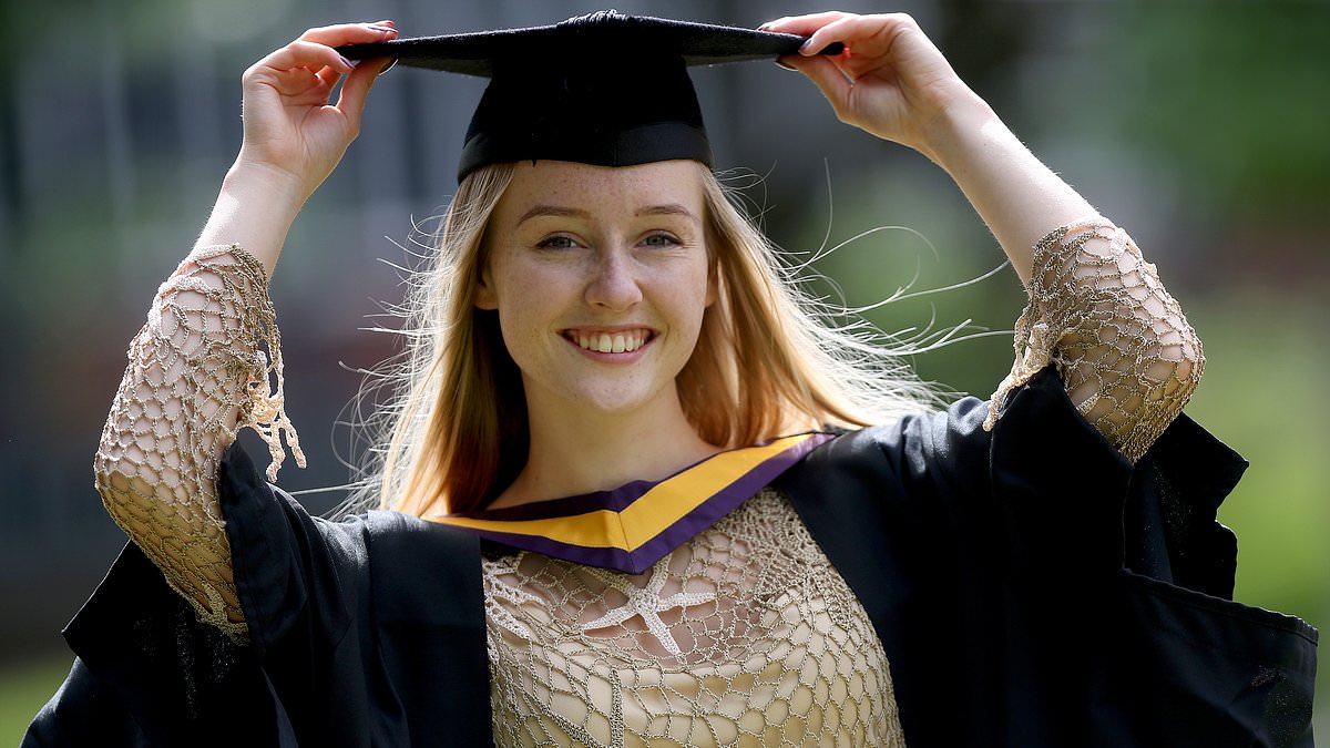 alert-–-pupils-in-line-for-bumper-a-level-results-next-week-as-inflated-grades-‘could-become-new-normal’