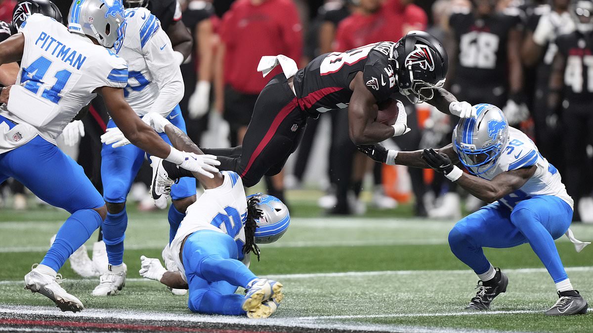 alert-–-detroit-lions-atlanta-falcons-preseason-opener-is-suspended-after-frightening-hit-leaves-player-motionless