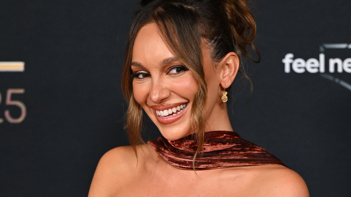 alert-–-aussie-tv-star-sparks-dating-rumours-with-vikings-actor-–-as-they-are-spotted-together-at-several-a-list-events