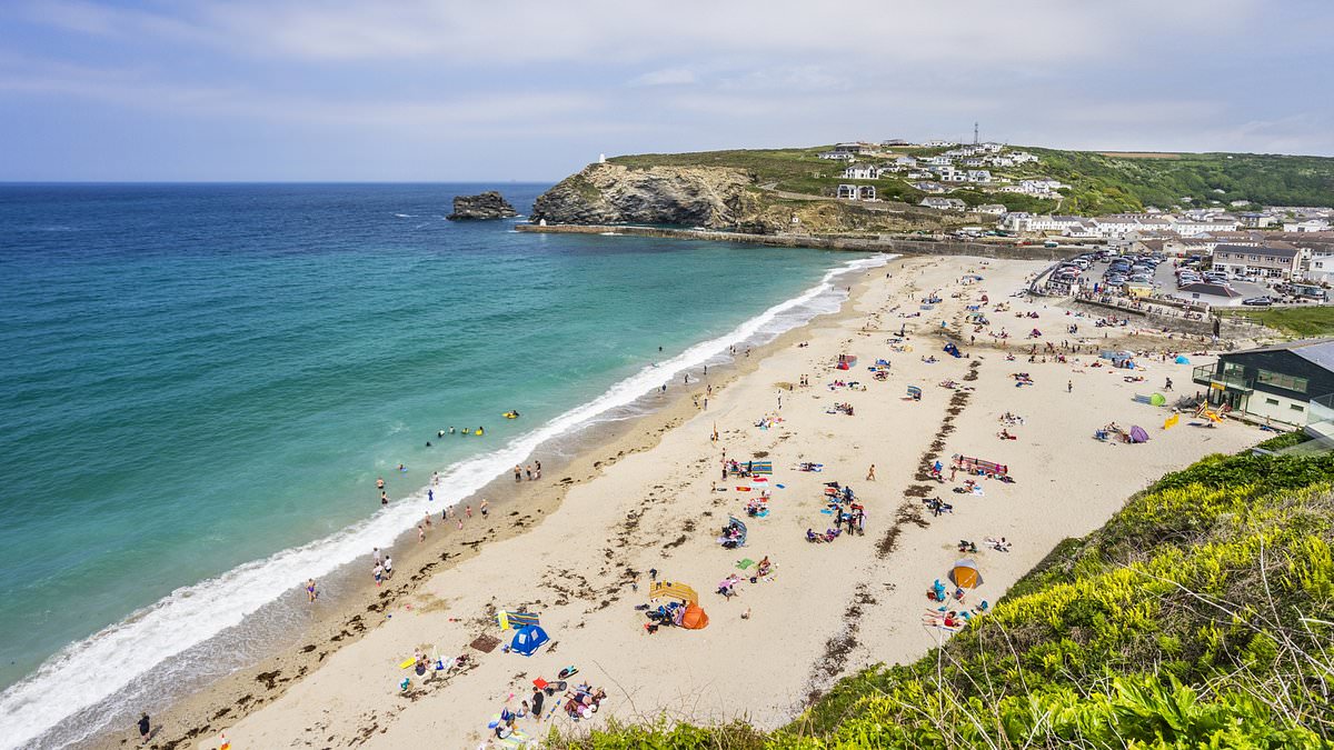 alert-–-two-‘unidentified’-women-die-after-being-pulled-from-water-at-cornwall-beaches