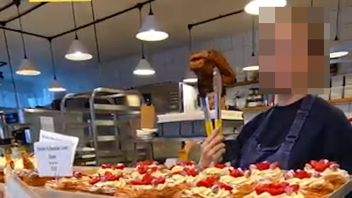 alert-–-influencer-criticised-for-‘dehumanising’-staff-at-popular-bakery-in-viral-video-as-people-say-server-‘was-just-trying-to-do-her-job’