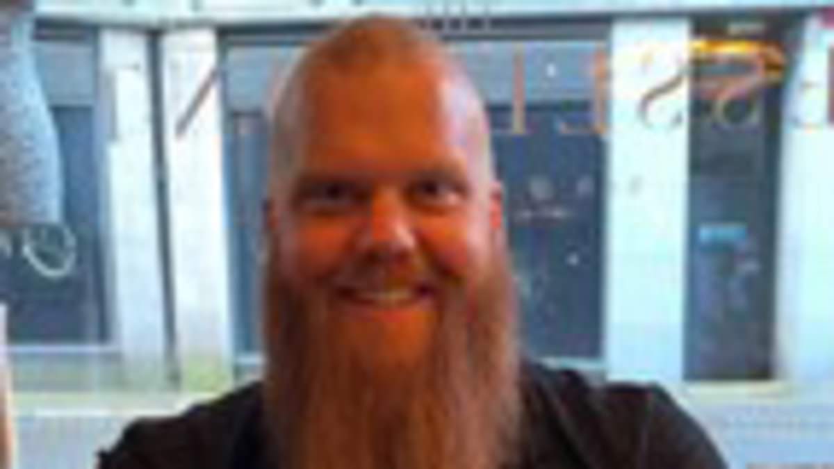 alert-–-pictured:-man,-36,-who-died-in-crash-with-ambulance-–-as-tributes-pour-in