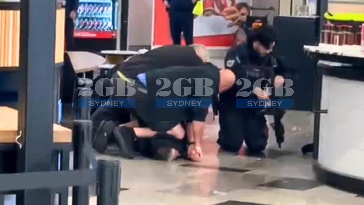alert-–-hero-bystander-reveals-split-second-move-that-stopped-sydney-airport-gun-incident-turning-into-a-disaster