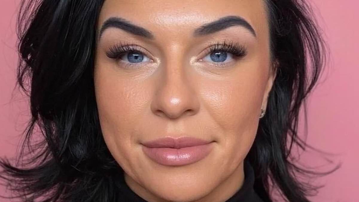 alert-–-pictured:-former-stripper-who-claims-she-was-paid-$273k-at-17-to-be-priest’s-‘secret-sugar-baby’
