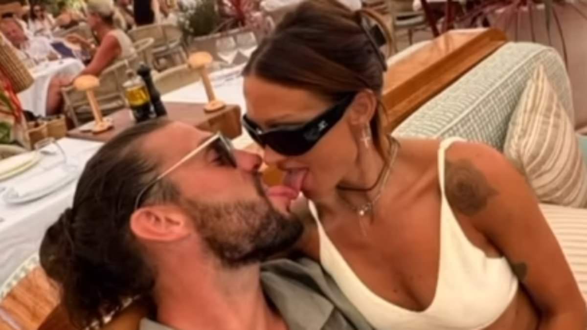 alert-–-the-pictures-that-‘broke’-andy-carroll-and-lou-teasdale’s-relationship-after-claims-footballer-‘hated-her-influencer-lifestyle-and-demands’-–-as-the-truth-behind-their-split-is-revealed
