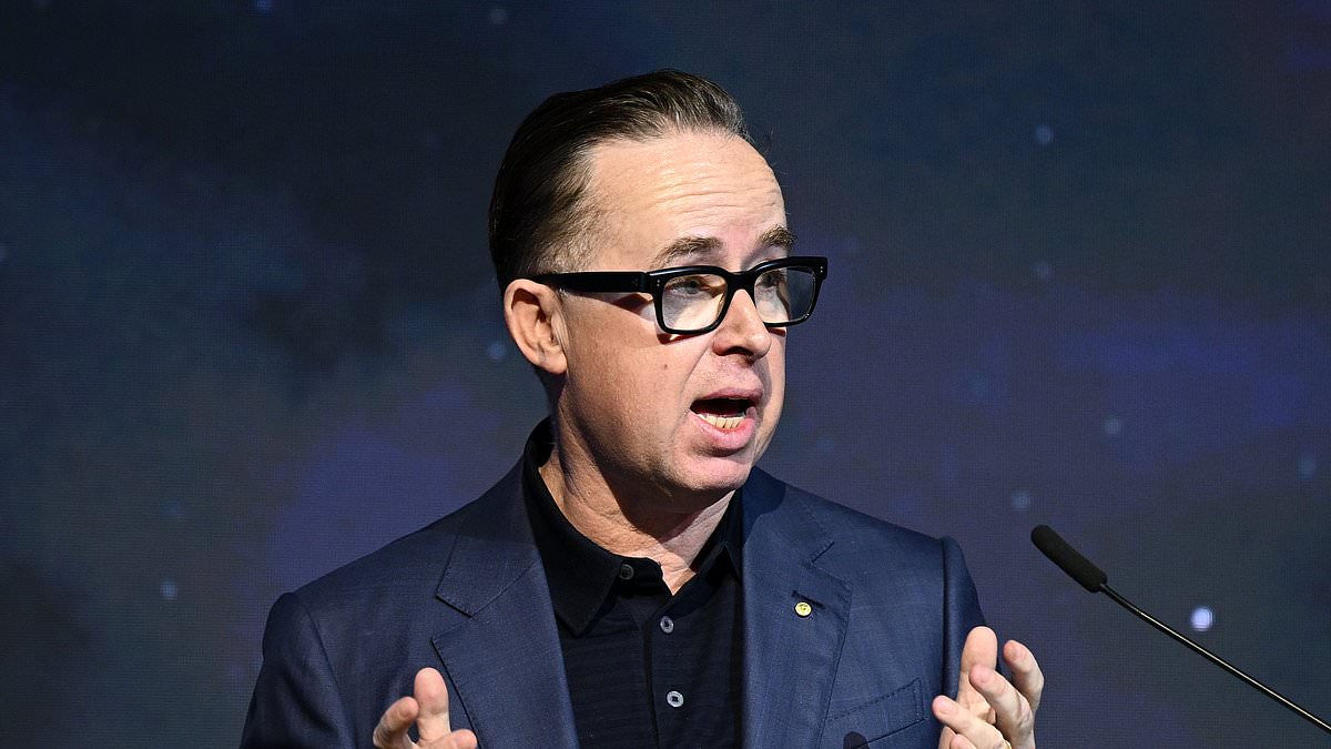 alert-–-ex-qantas-boss-alan-joyce-breaks-silence-to-defend-his-controversial-legacy-as-union-accuses-him-of-‘malicious-intent’