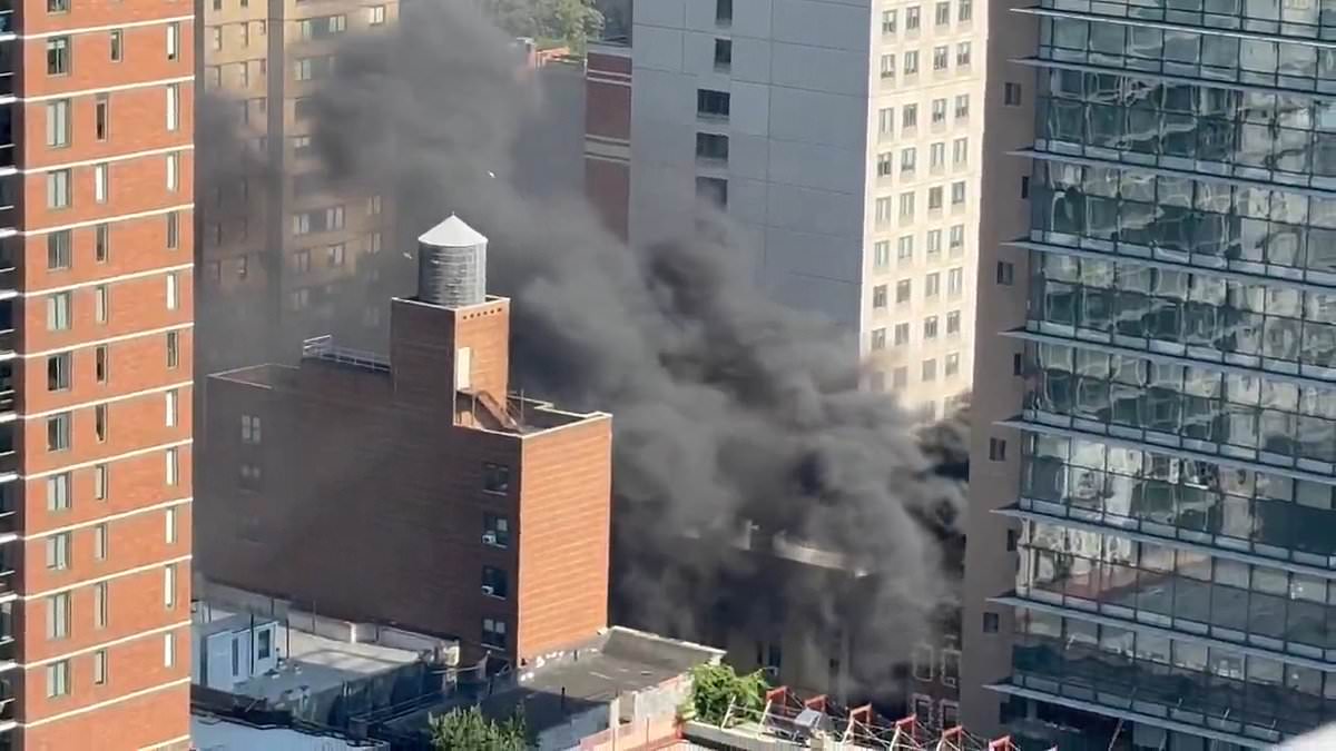 alert-–-new-york-rocked-by-‘explosion’-as-black-smoke-chokes-manhattan-neighborhood