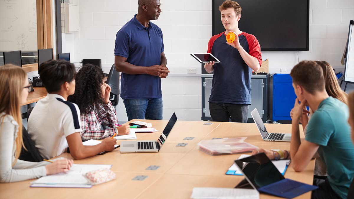 alert-–-top-universities-are-hoovering-up-more-students,-sparking-fears-lower-ranked-colleges-may-have-to-merge-to-survive